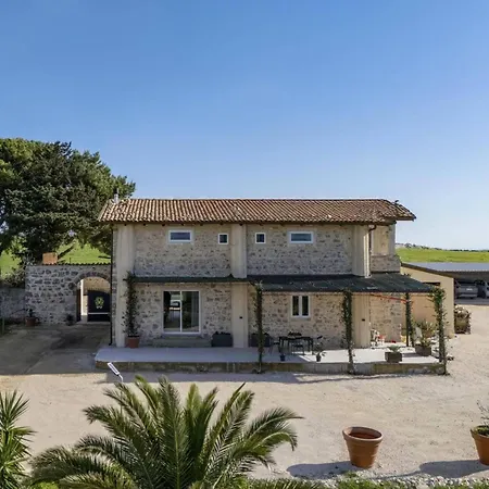Villa Amira By Pozzallo