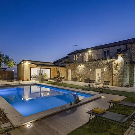 Villa Amira By